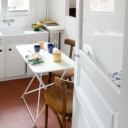 Romantic & Bohemian Flat Central